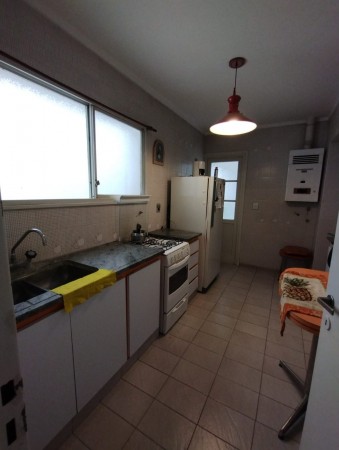 Dpto 3 ambientes al Contrafrente - Zona La Perla 