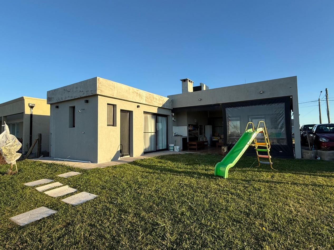 Venta - Casa moderna 3 ambientes con Pileta - Barrio Costa del Sol - Mar Chiquita