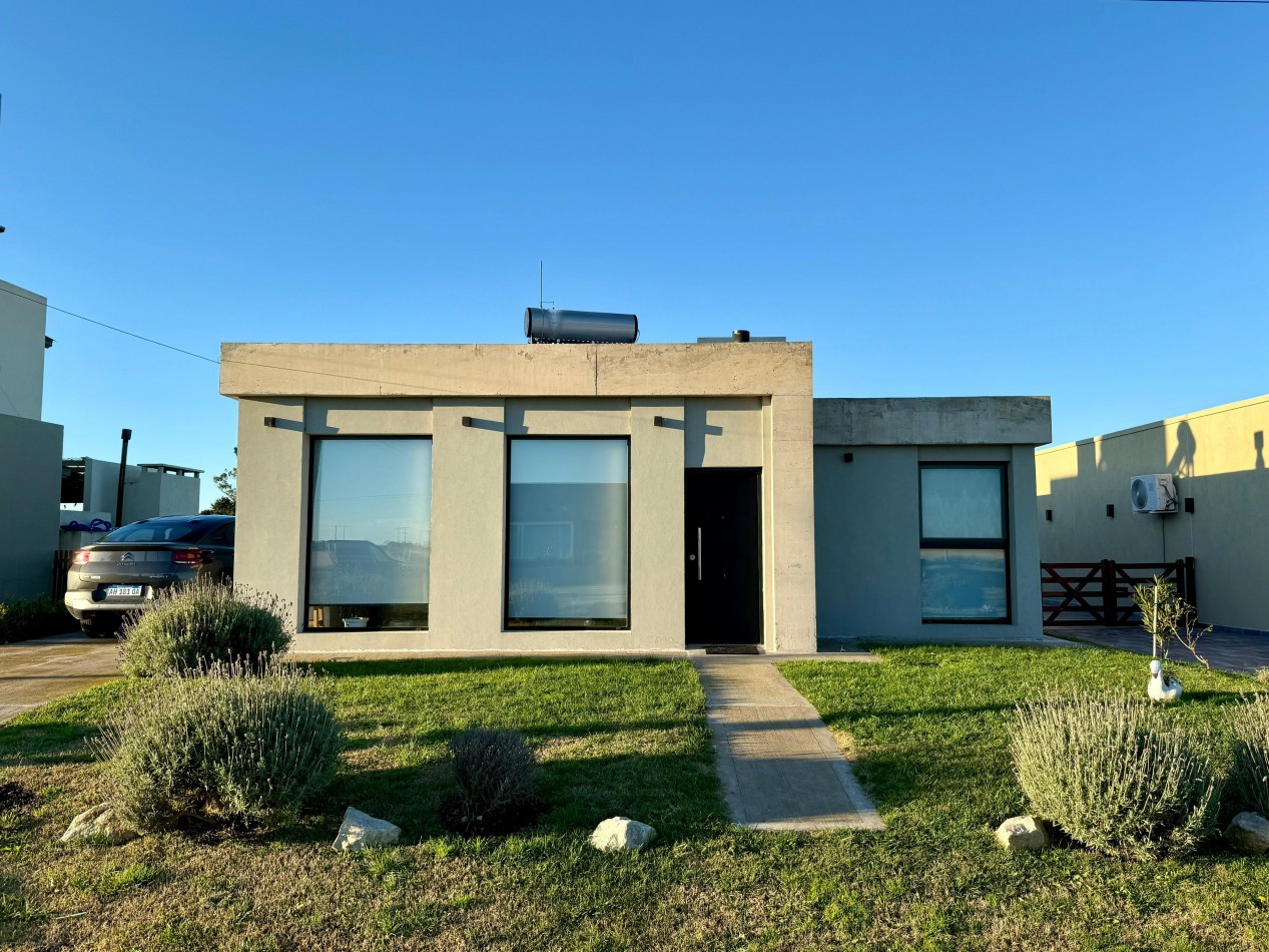 Venta - Casa moderna 3 ambientes con Pileta - Barrio Costa del Sol - Mar Chiquita