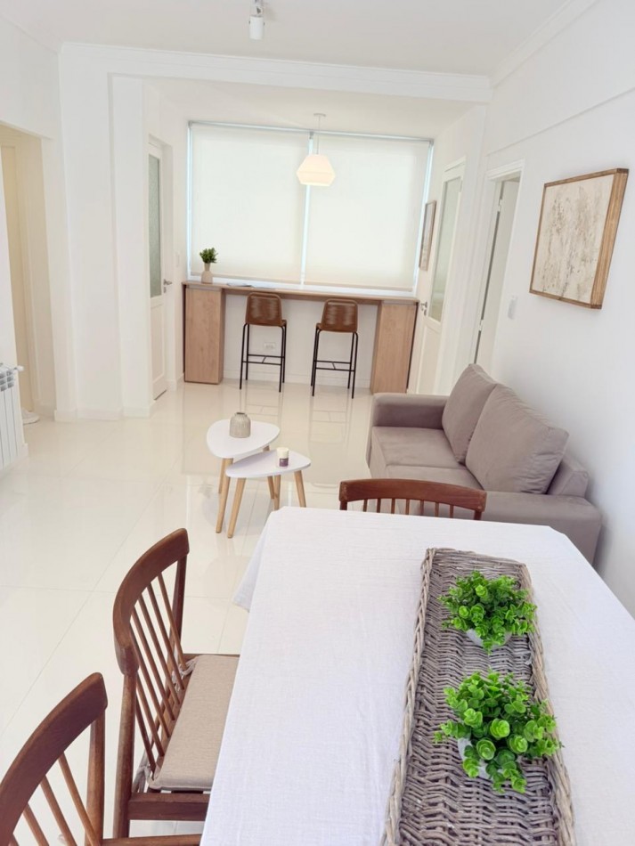 Departamento 3 ambientes a la calle con balcon - Punta iglesias 