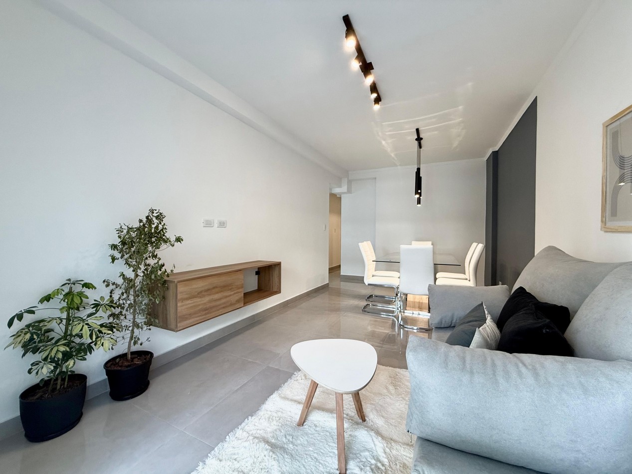 Dpto 3 Amb a la calle con Balcon - Plaza Mitre