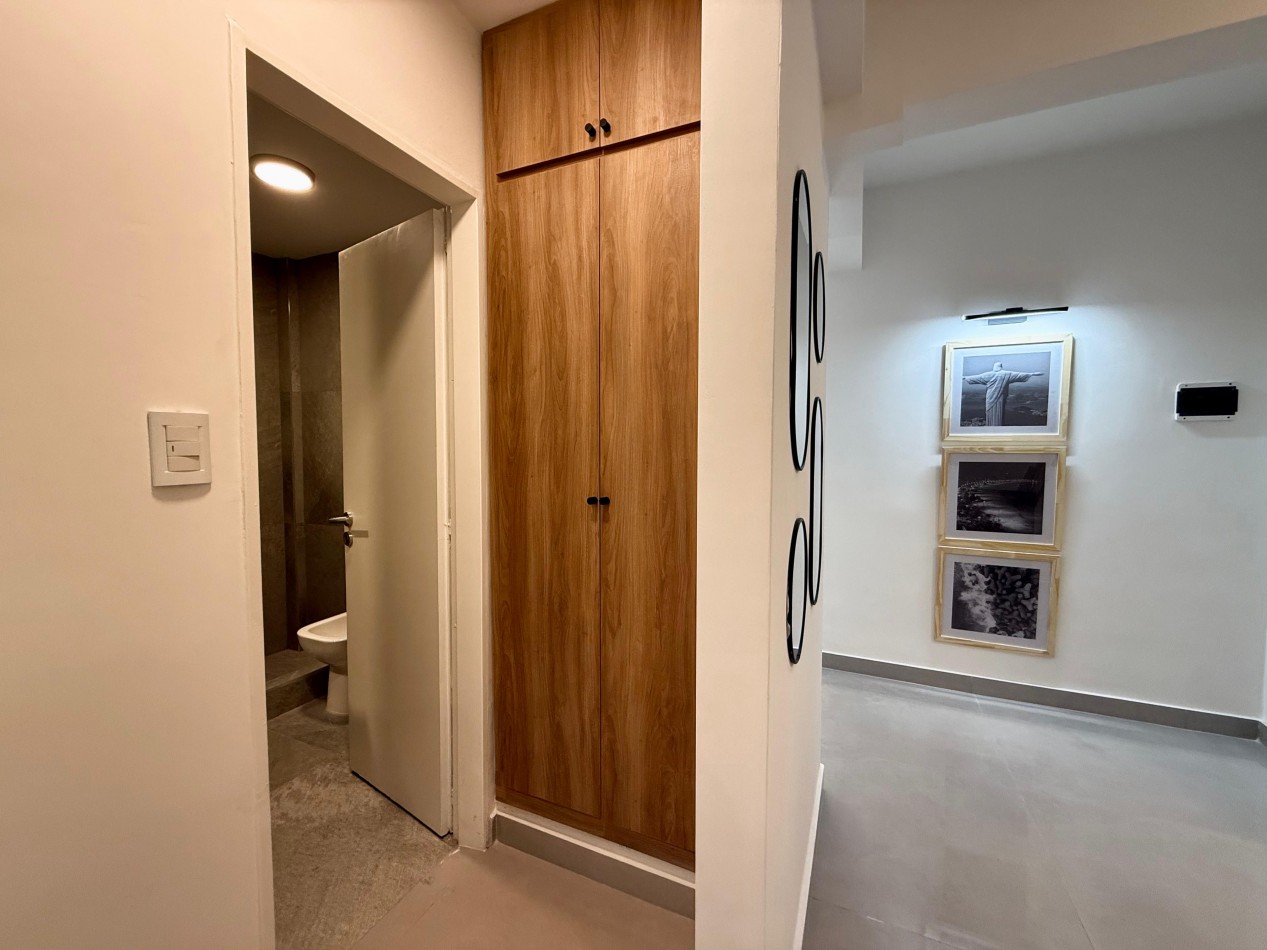 Dpto 3 Amb a la calle con Balcon - Plaza Mitre