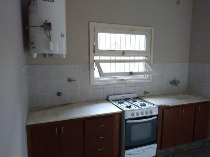 Casa 3 ambientes c/ parque - Coronel Vidal 